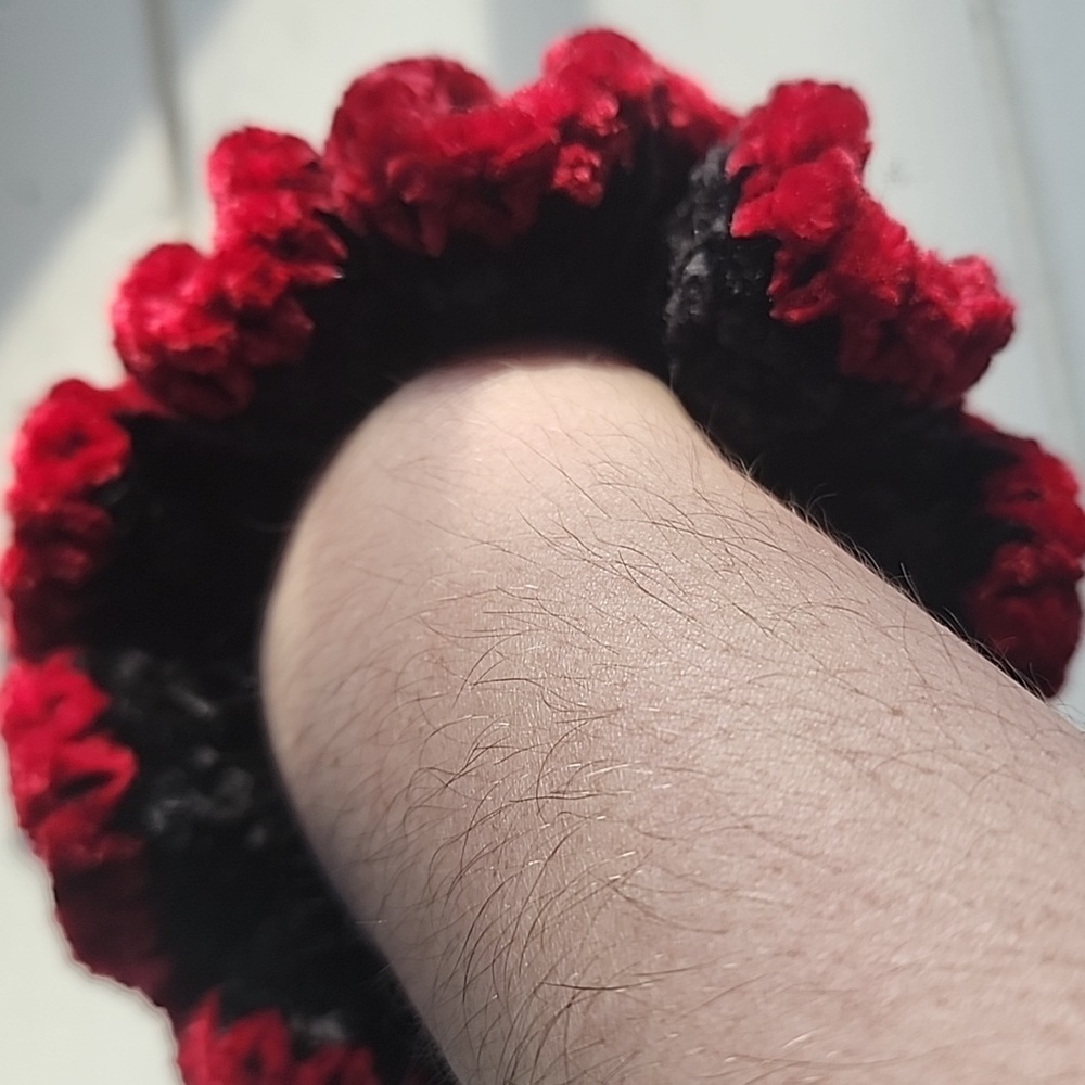 Red/black Scrunchie - Picture 2 of 2